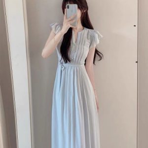 2025 Summer New High-End French Style Slimming Dress with Draped Flutter Sleeves and Loose Fit