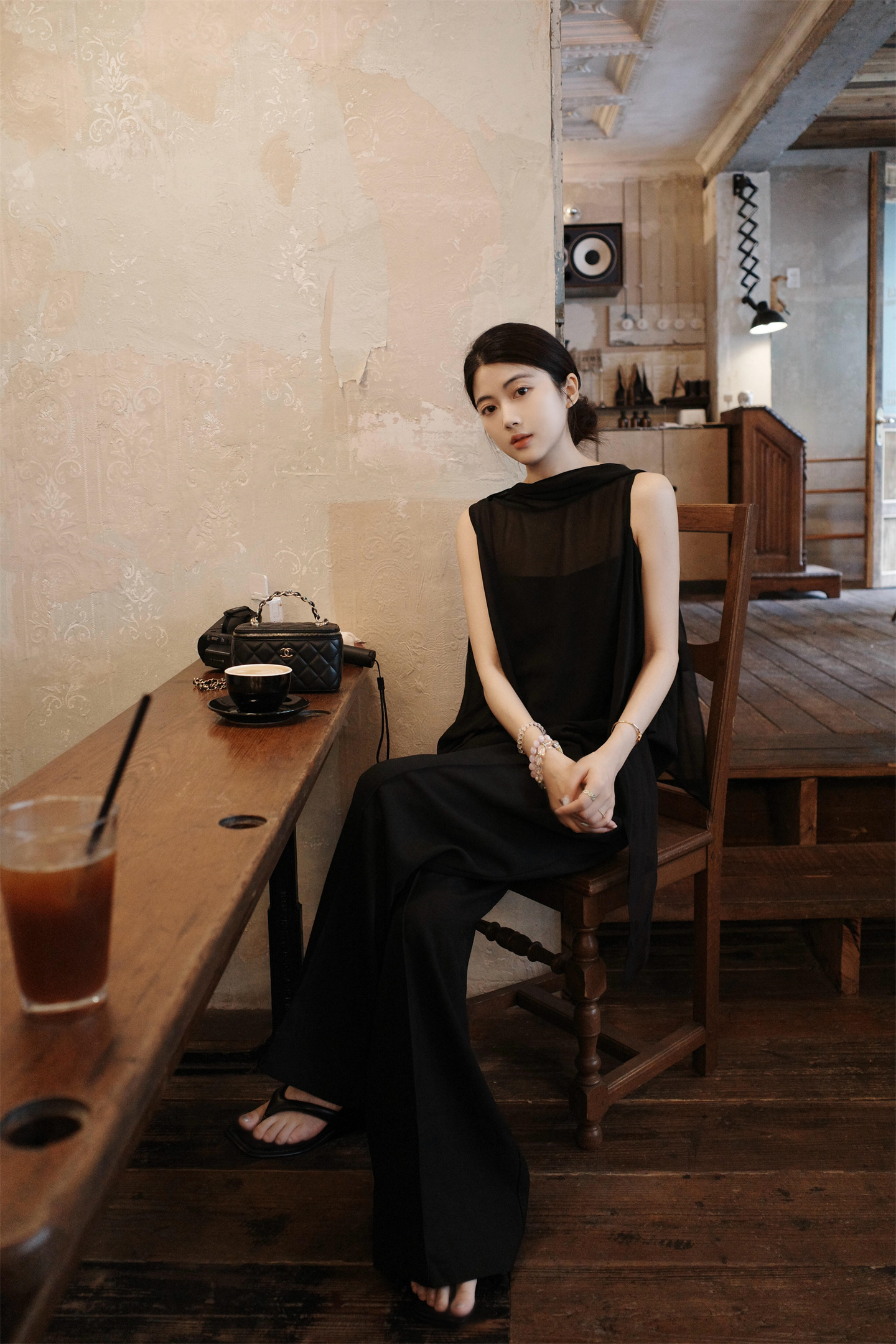 French Hepburn Style Sleeveless Chiffon Shirt and Straight Pants Set - Style c82e9e