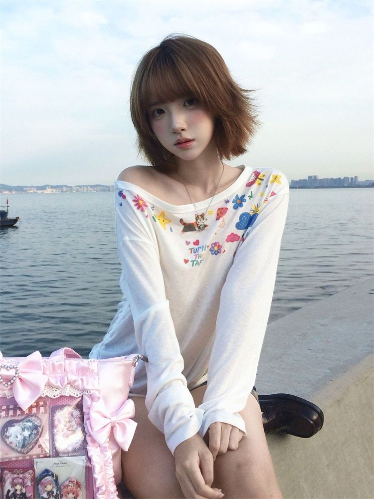 White One-Shoulder Printed Long-Sleeve Women's T-Shirt Summer Loose Casual Strappy Off-Shoulder Top Korean Style - Image 3