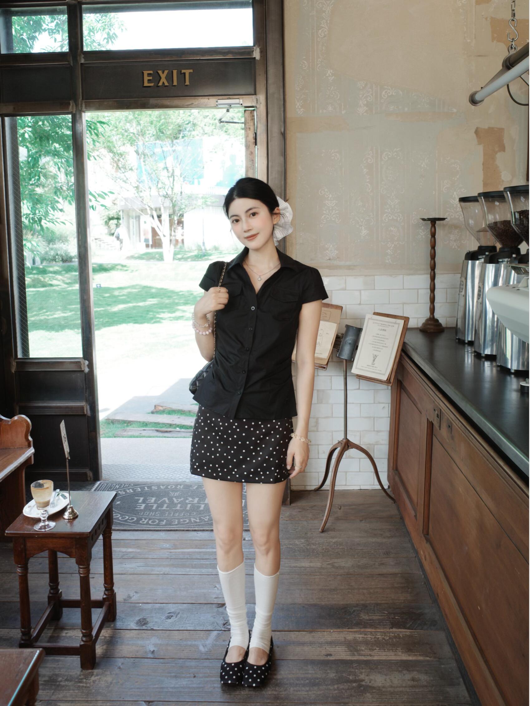 Sweet Slim Fit Short Sleeve Polo Collar Shirt - Image 2